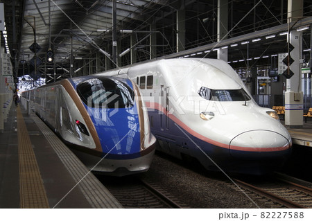 引退間際の上越新幹線E4系と新型E7系の並び(新潟駅) 引退間際の上越新幹線E4系と新型E7系の並び(新潟駅) 82227588
