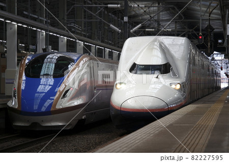 引退間際の上越新幹線E4系と新型E7系の並び(新潟駅) 引退間際の上越新幹線E4系と新型E7系の並び(新潟駅) 82227595