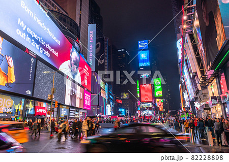 《ニューヨーク》タイムズスクエア・世界の中心 82228898