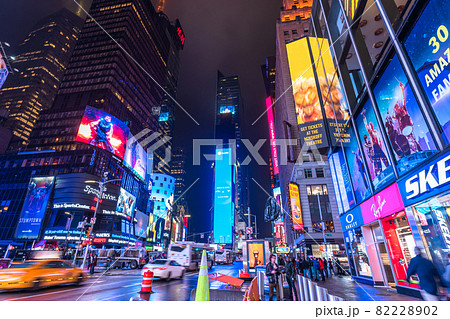 《ニューヨーク》タイムズスクエア・世界の中心 82228902