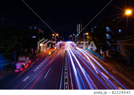 夜の環七通りの交通　環状7号線の夜景【夜景イメージ】 82229345