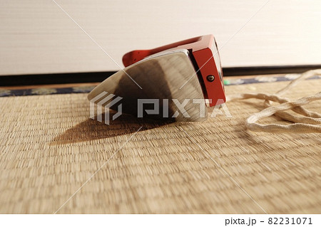 アイロンにより焦げ目のついた畳 82231071