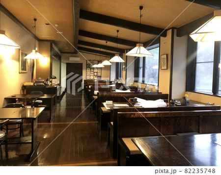 旅館 レトロ 和モダン レストラン 食堂 旅館 レトロ 和モダン レストラン 食堂 82235748