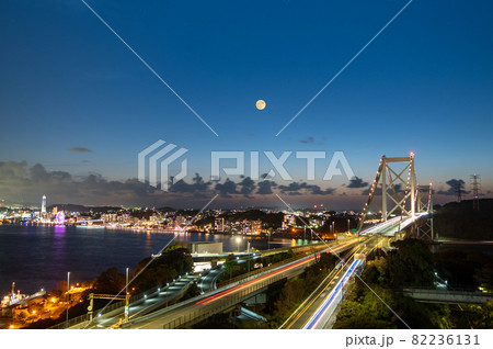 関門海峡と関門橋の夜景 関門海峡と関門橋の夜景 82236131