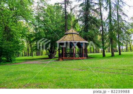 Chinese gazebo in Sofiyivka park in Uman, Ukraine Chinese gazebo in Sofiyivka park in Uman, Ukraine 82239988