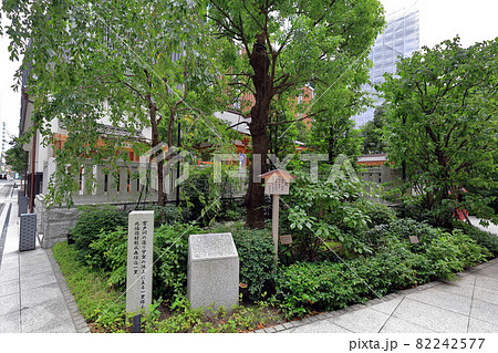 東京　日本橋室町の都市風景　福徳神社 82242577