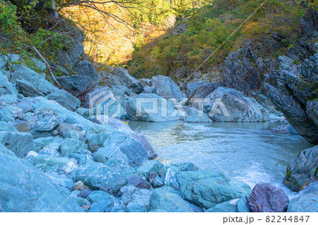 三波石峡　三波石　秋風景　　　　 82244847