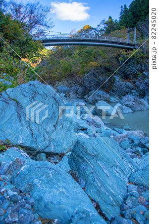 三波石峡　三波石　そうせき橋　秋風景　　　　 82245020