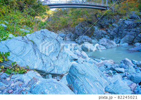 三波石峡　三波石　そうせき橋　秋風景　　　　 82245021
