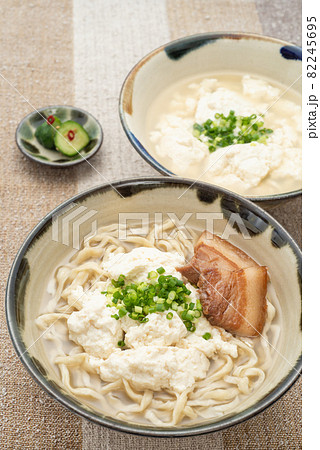 ゆし豆腐そばとゆし豆腐 ゆし豆腐そばとゆし豆腐 82245695