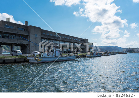 島根半島　四十二浦　夏の恵曇漁港　（えとも） 82246327