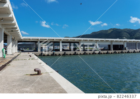 島根半島　四十二浦　夏の恵曇漁港　（えとも） 82246337