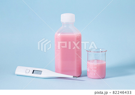 シロップ薬　子供用お薬のイメージ素材 82246433