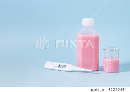 シロップ薬　子供用お薬のイメージ素材 82246434