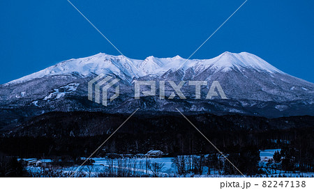 御嶽山・冬（夜明け） 82247138