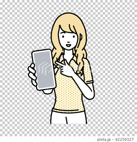 立ってスマートフォンを指差してこちらに向けて見せているポロシャツの女性 82250327