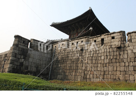 韓国ソウルの石垣 82255548