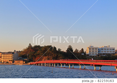 松島海岸 夕暮れの福浦橋【宮城県】 松島海岸 夕暮れの福浦橋【宮城県】 82259163