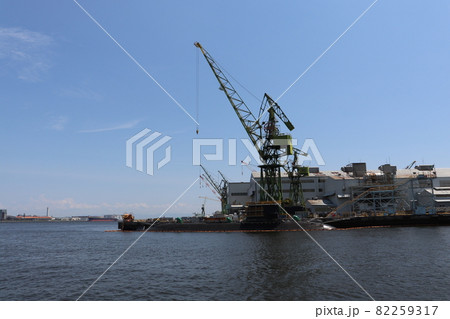 川崎重工神戸工場に停泊する潜水艦 82259317