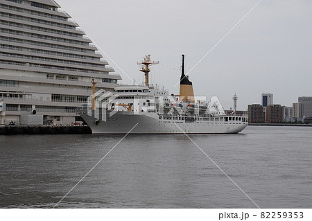 神戸港に停泊する練習船銀河丸 82259353