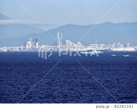 東京湾アクアライン「海ほたる」より横浜みなとみらい方面 東京湾アクアライン「海ほたる」より横浜みなとみらい方面 82261101