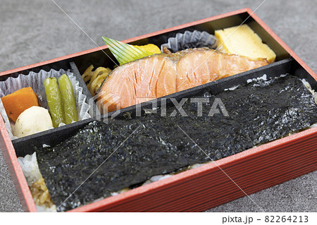 美味しい海苔鮭弁当 82264213