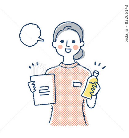 商品と書類を持っている女性とフキダシ 82266143