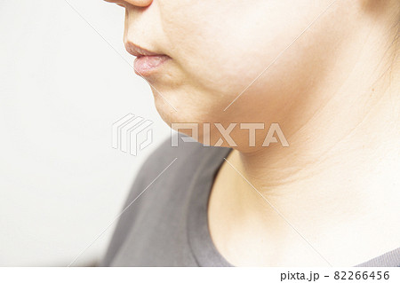 女性の横顔 女性の横顔 82266456