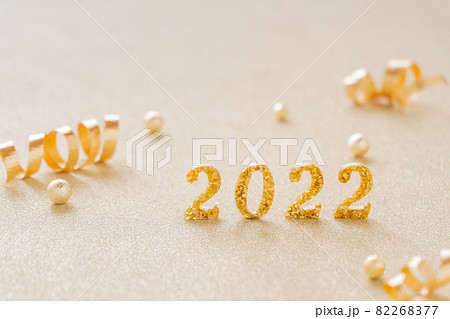 2022の文字のゴールド背景 年賀状 ハッピーニューイヤー 2022の文字のゴールド背景 年賀状 ハッピーニューイヤー 82268377