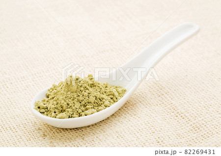 kelp seaweed powder 82269431
