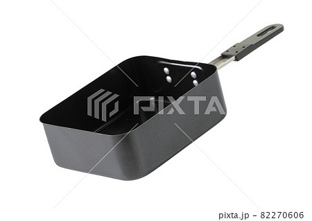 Mess tin rectangular metal dish with a folding handle forming part of a soldier's mess kit or for camping or hiking 82270606