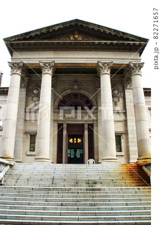 大阪府立中之島図書館 82271657