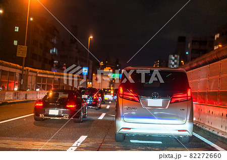 《東京都》交通渋滞・夜の首都高速 《東京都》交通渋滞・夜の首都高速 82272660