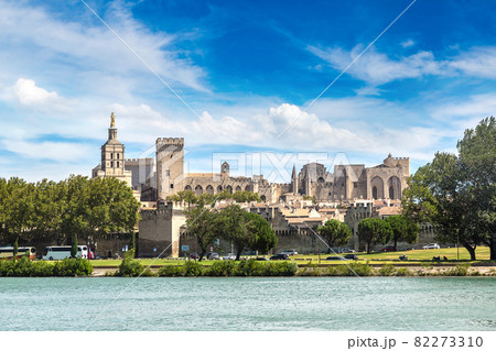Popes Palace and Rhone river in Avignon 82273310