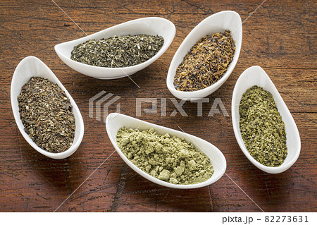 seaweeds - diet supplements 82273631