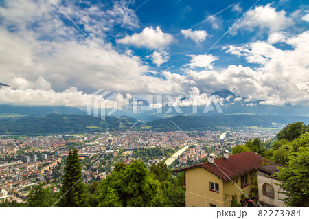 Panoramic view of Innsbruck 82273984