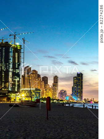 Panorama of Dubai marina 82274286
