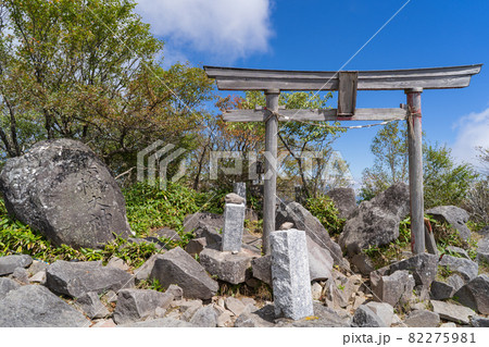 赤城山(黒檜山)の山頂付近にある御黒檜大神 赤城山(黒檜山)の山頂付近にある御黒檜大神 82275981