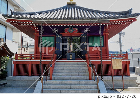 隅田川のほとりに立つ浅草寺・駒形堂 82277720