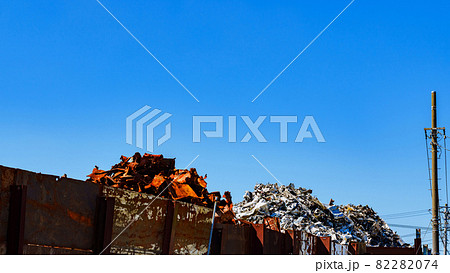 産業廃棄物　スクラップ　都市鉱山　【 資源 リサイクル の イメージ 】 82282074