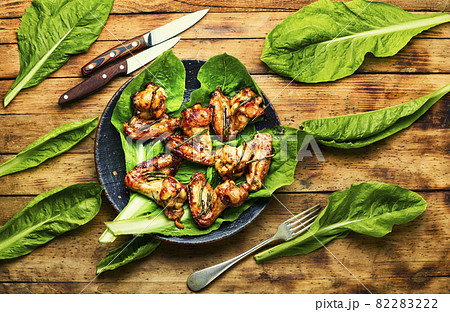 Fried chicken wings in teriyaki sauce Fried chicken wings in teriyaki sauce 82283222