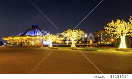 View over the Moscow State Circus  on Vernadskogo Prospekt, night, Russia 82283514