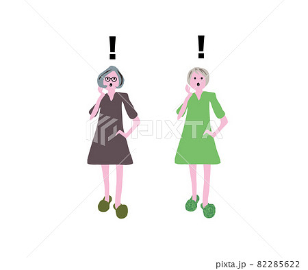 何かを思い出した初老の女性 82285622