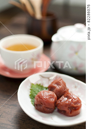梅干し  しそ漬け 82286076