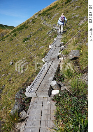 鳥海山の登山道 鳥海山の登山道 82288484
