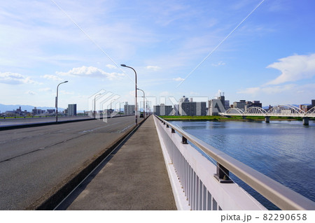 新十三大橋（大阪市） 82290658
