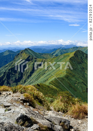 秋の谷川岳頂上展望・主稜線 秋の谷川岳頂上展望・主稜線 82291014