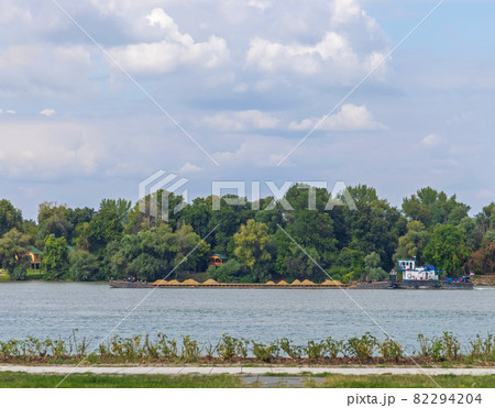Tug Danube River 82294204