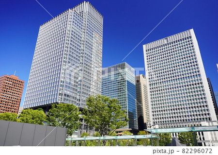 都市風景　東京　丸の内のオフィス街 82296072