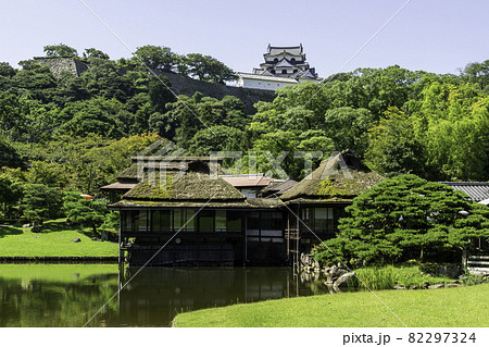 彦根城 玄宮楽々園 玄宮園庭園 天守と臨池閣 滋賀県彦根市の写真素材